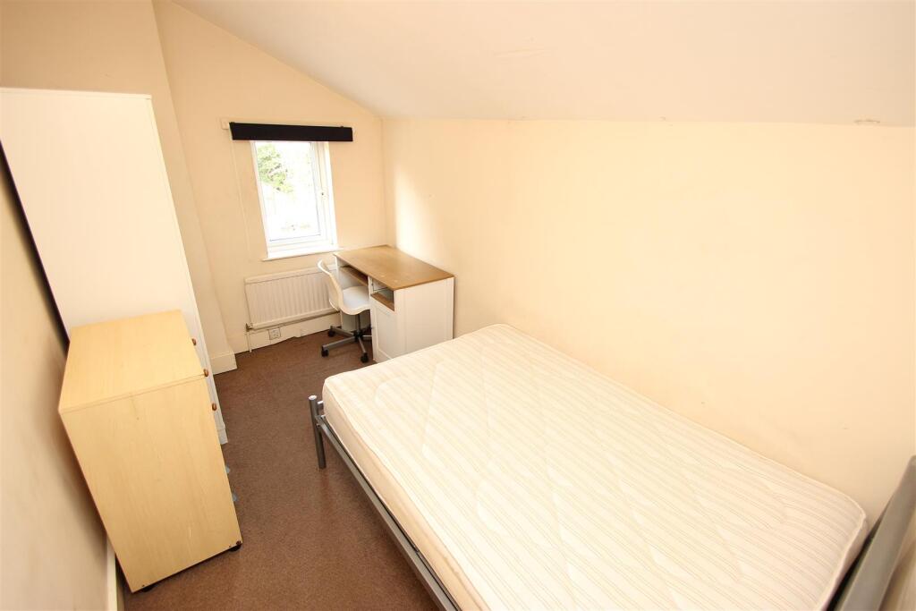 House in Oxford, Robin Hood, East Oxford - View 3