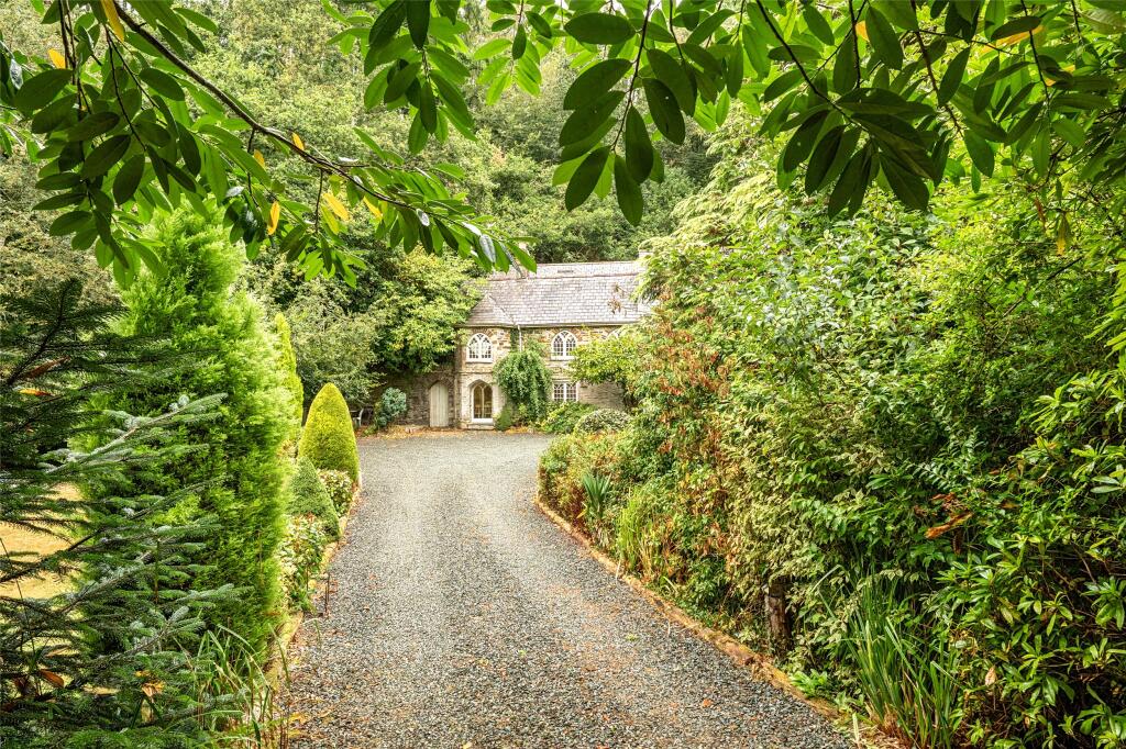 House in Liskeard, Cornwall - View 2