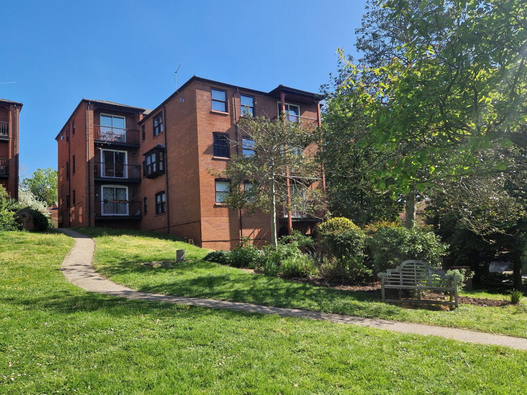 Main image of property: Apartment 17, Colehurst Park, Lansdowne Walk, Worcester. WR3 8JF