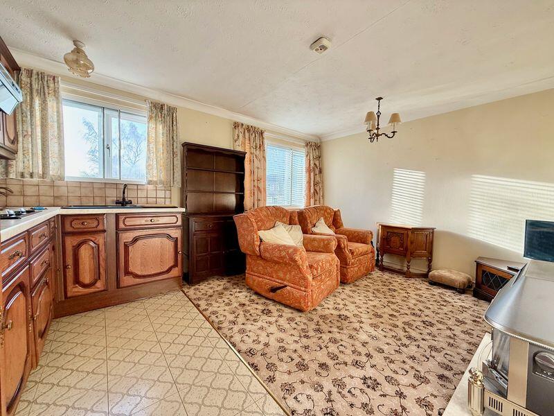 Good Size Three Bedroom Semi photo 4