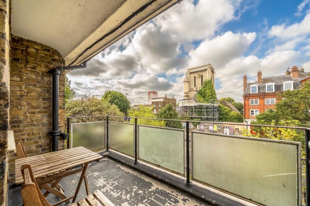 Apartment in London - More