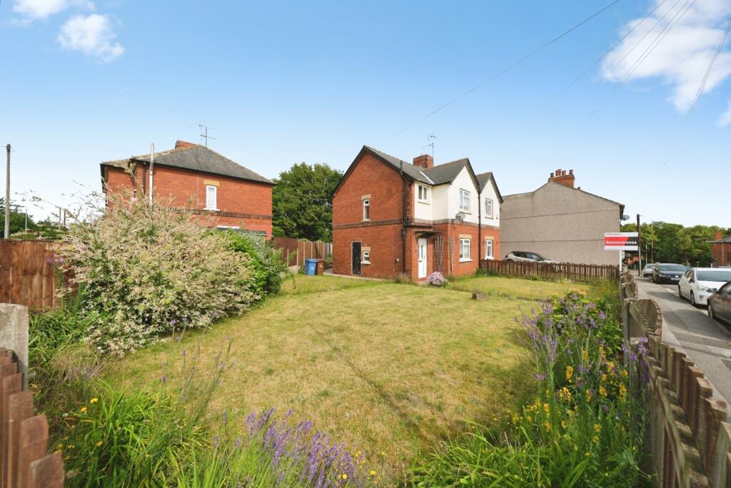 House in Mansfield, Nottinghamshire - View 2