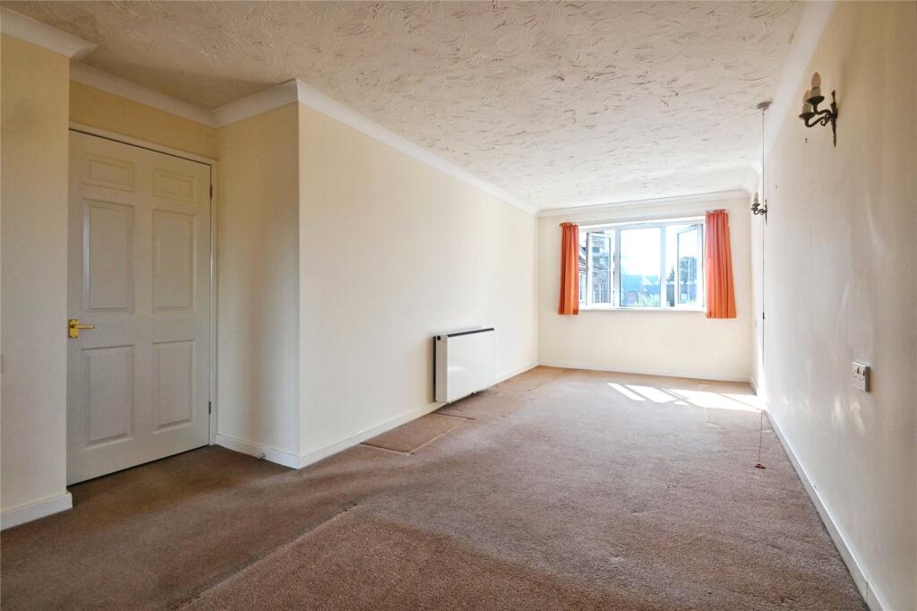 Apartment in Sutton Coldfield, Maney - View 5