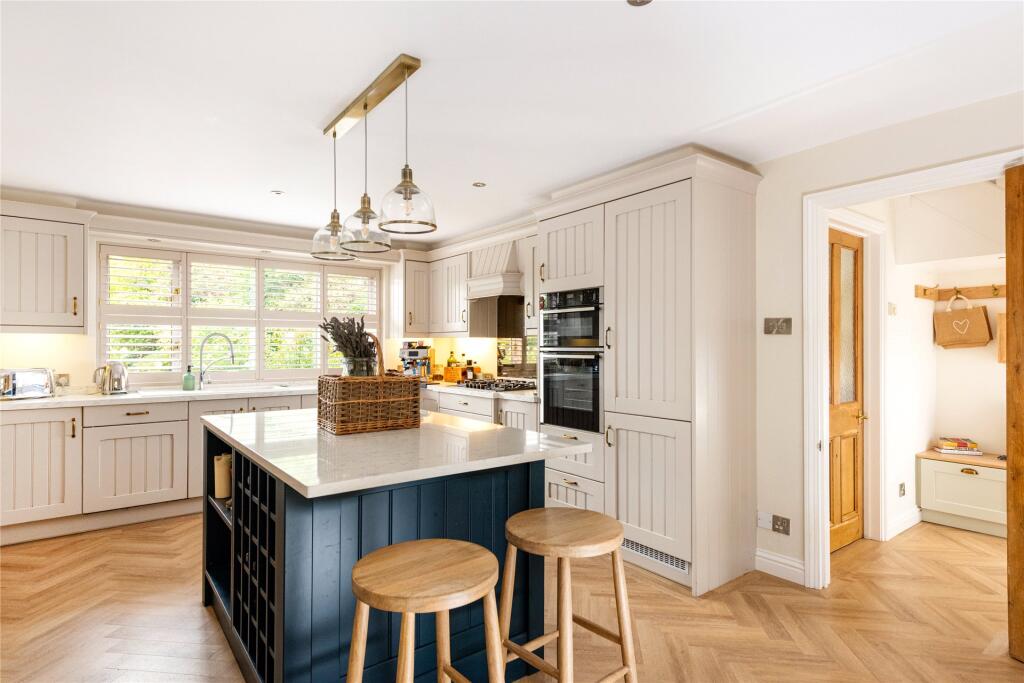 Main image of property: Chapel Lane, Thornborough, Buckingham, Buckinghamshire, MK18