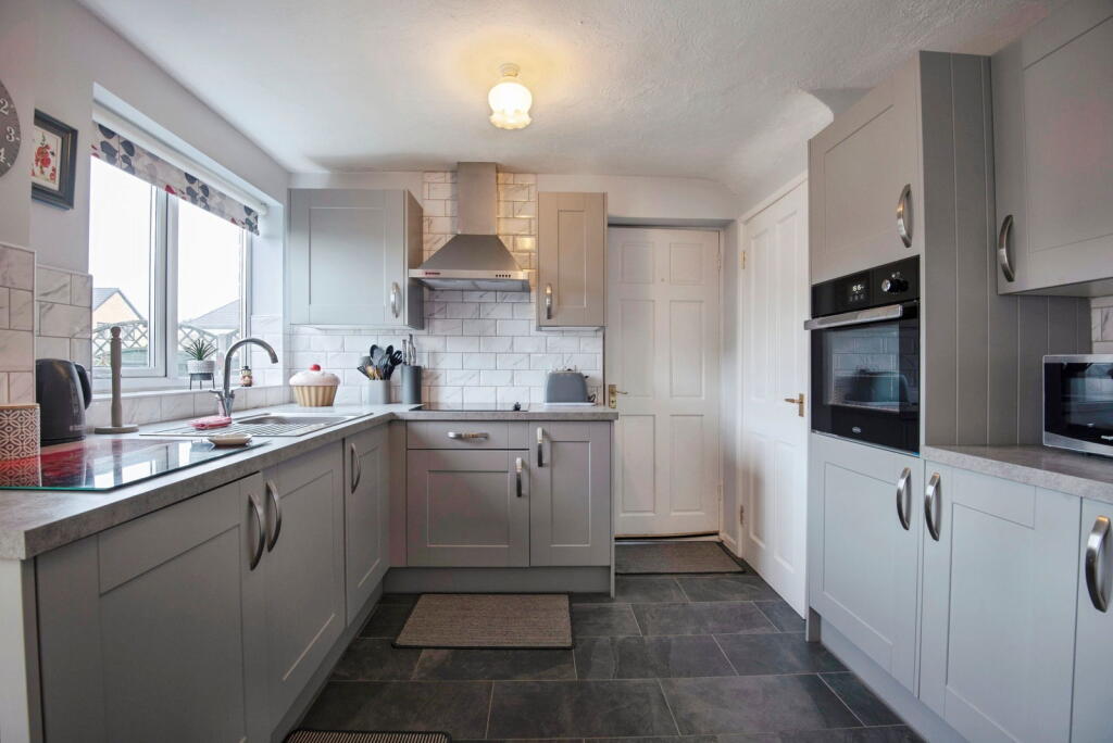 Oakwood Road, Shefford, SG17 5JZ photo 4