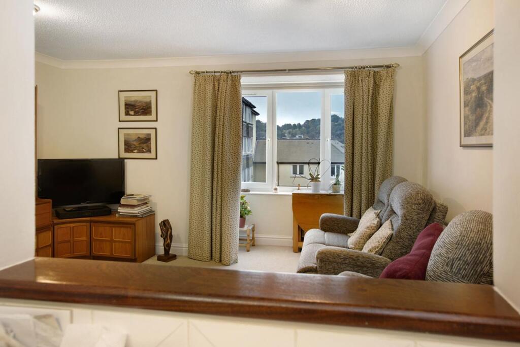 Apartment in Torquay - More