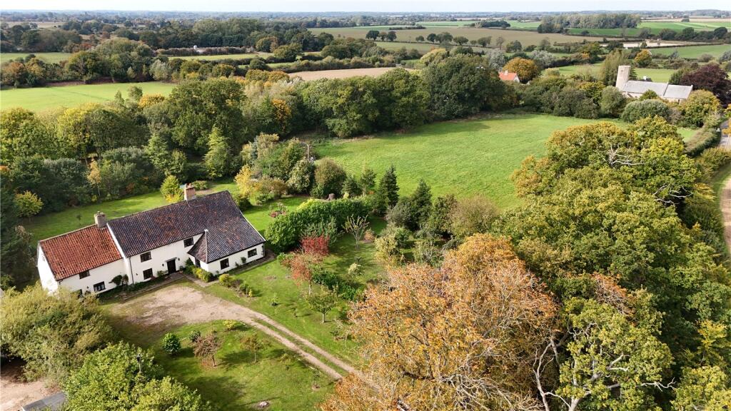 8-bed detached on Hall Lane, Rushall, Diss, Norfolk, IP21, £895,000