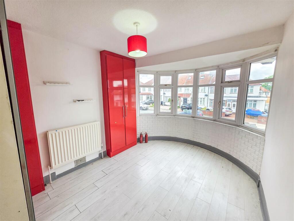House in London - View 5