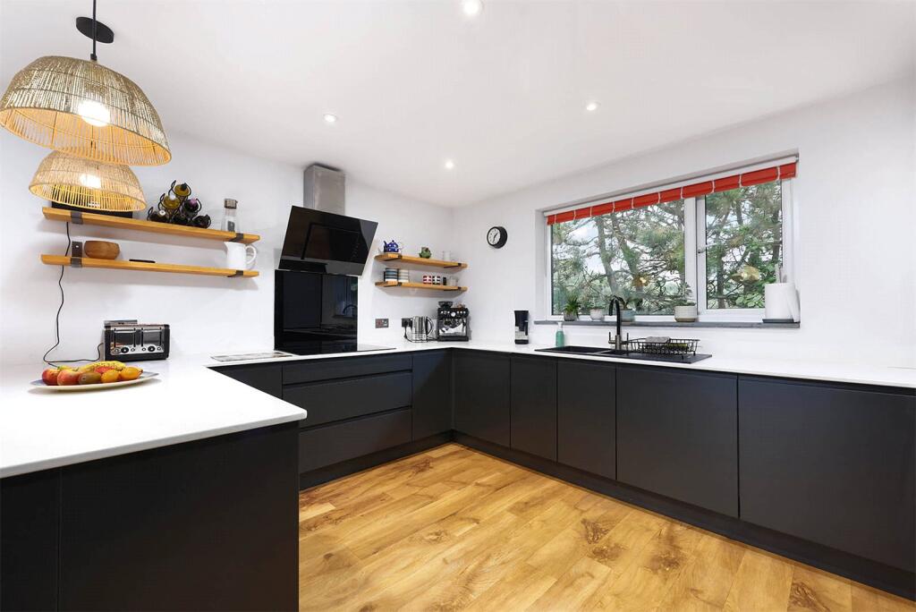 House in Plymouth - View 5