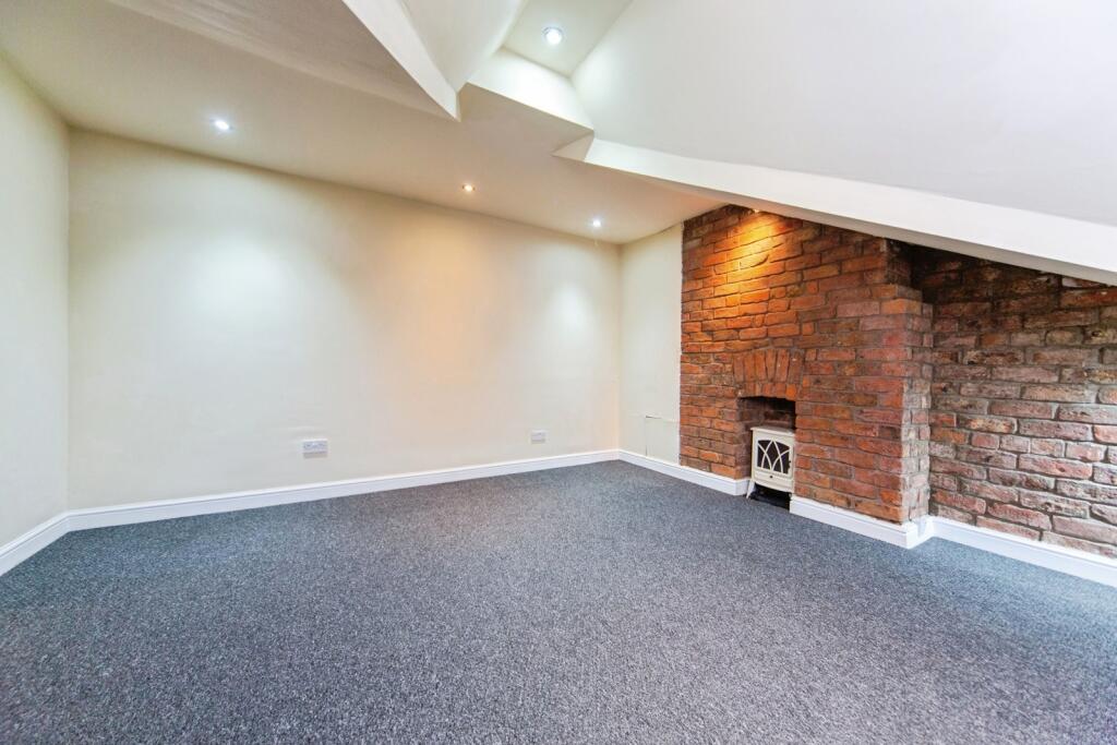 Apartment in Chester - More