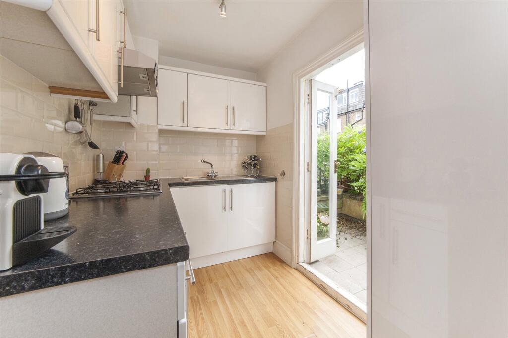 Apartment in London - View 5