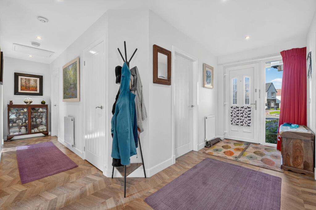 House in Maybole, South Ayrshire - More