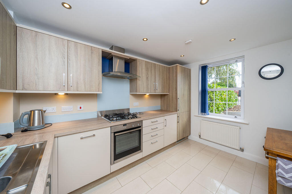 Wombourne Road, Swindon, Dudley photo 4