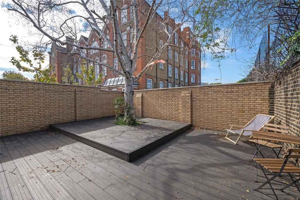 House in London, Fulham - More