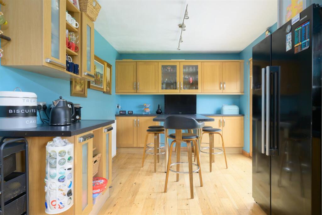 House in Perth - View 4