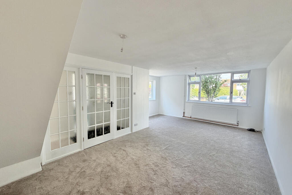 Kingfisher Avenue, Hythe, Kent photo 3