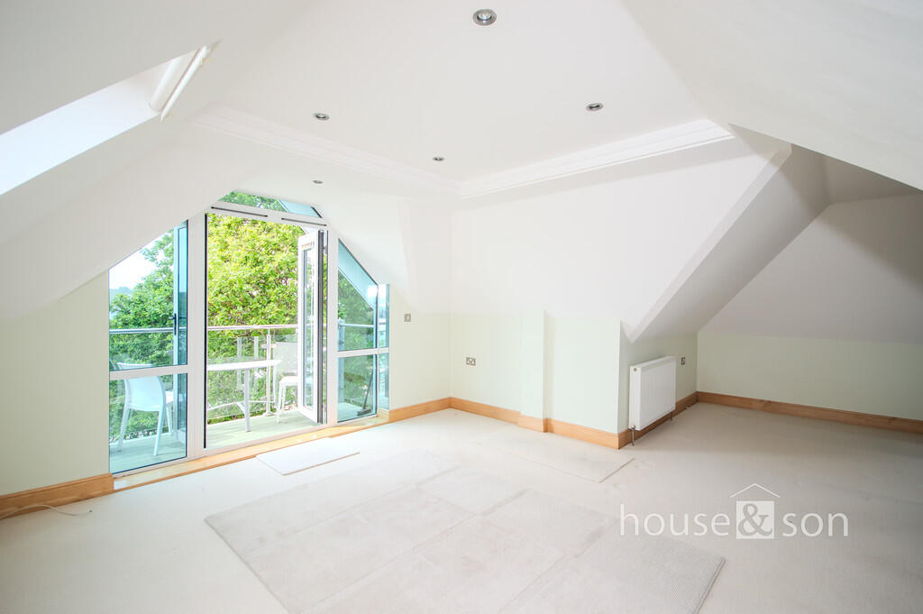 Twemlow Avenue, Poole - More