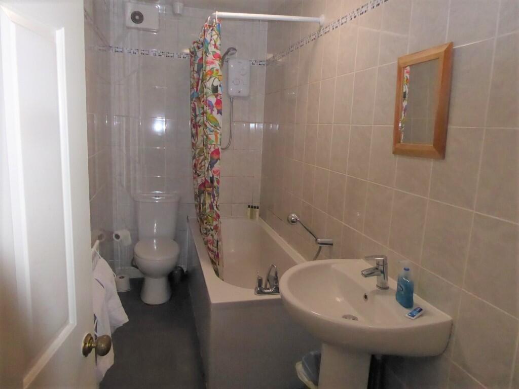 3 bedroom ground floor flat for rent