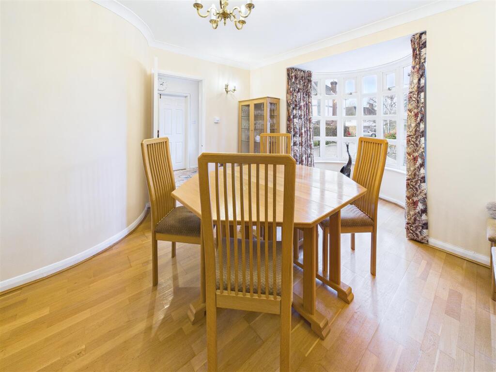 House in Chelmsford, Great Baddow - More