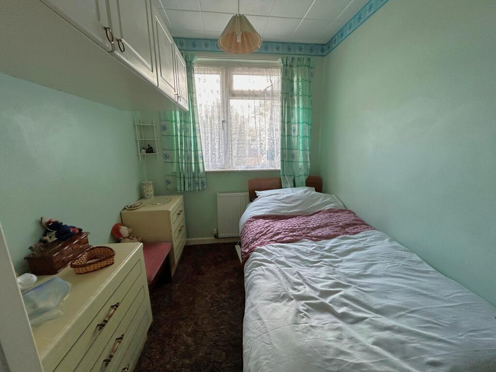 House in Southampton - More