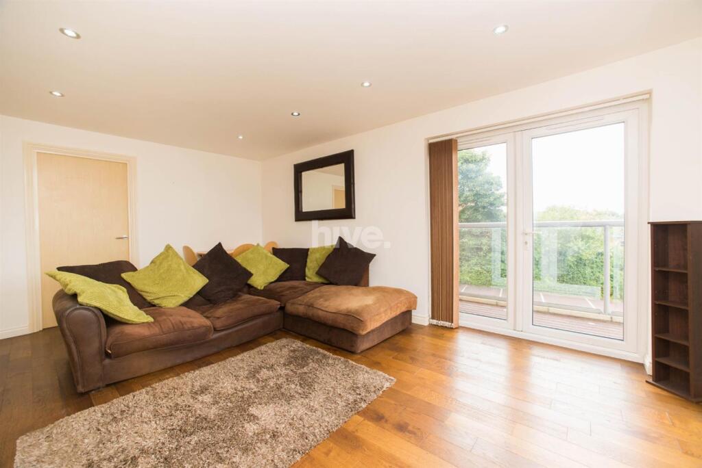 Apartment in Newcastle upon Tyne - View 2