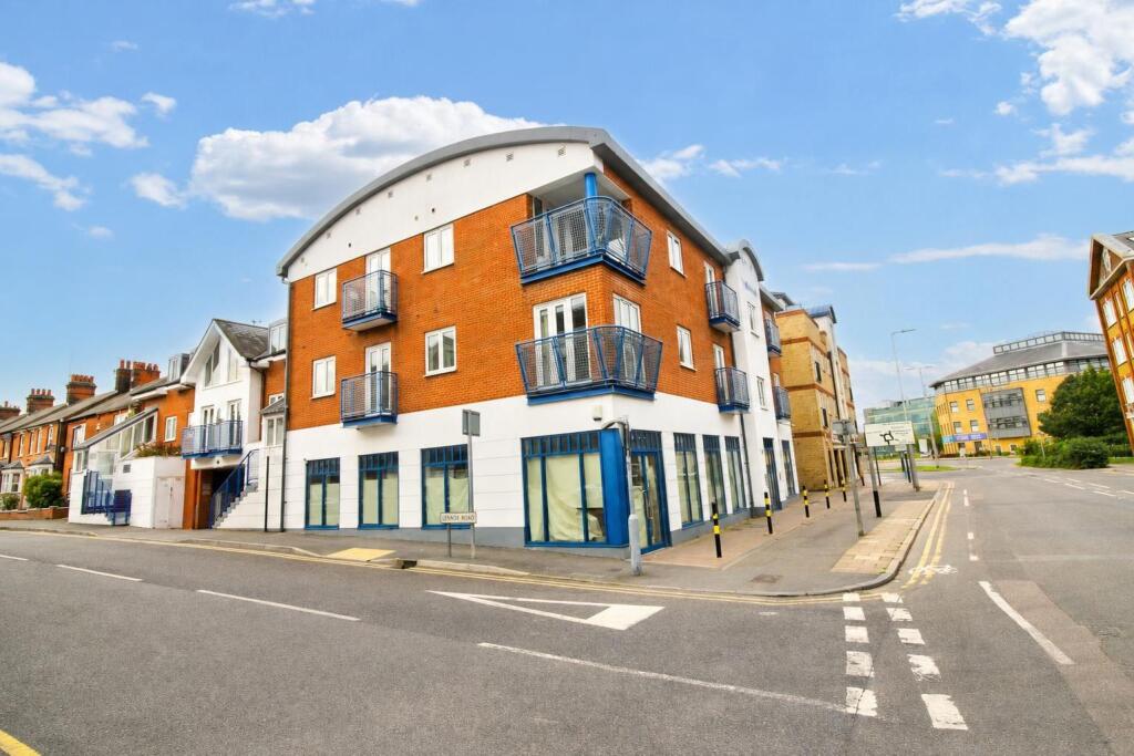 2-bed flat on The Phoenix, New Street, Chelmsford, £1,450/mo
