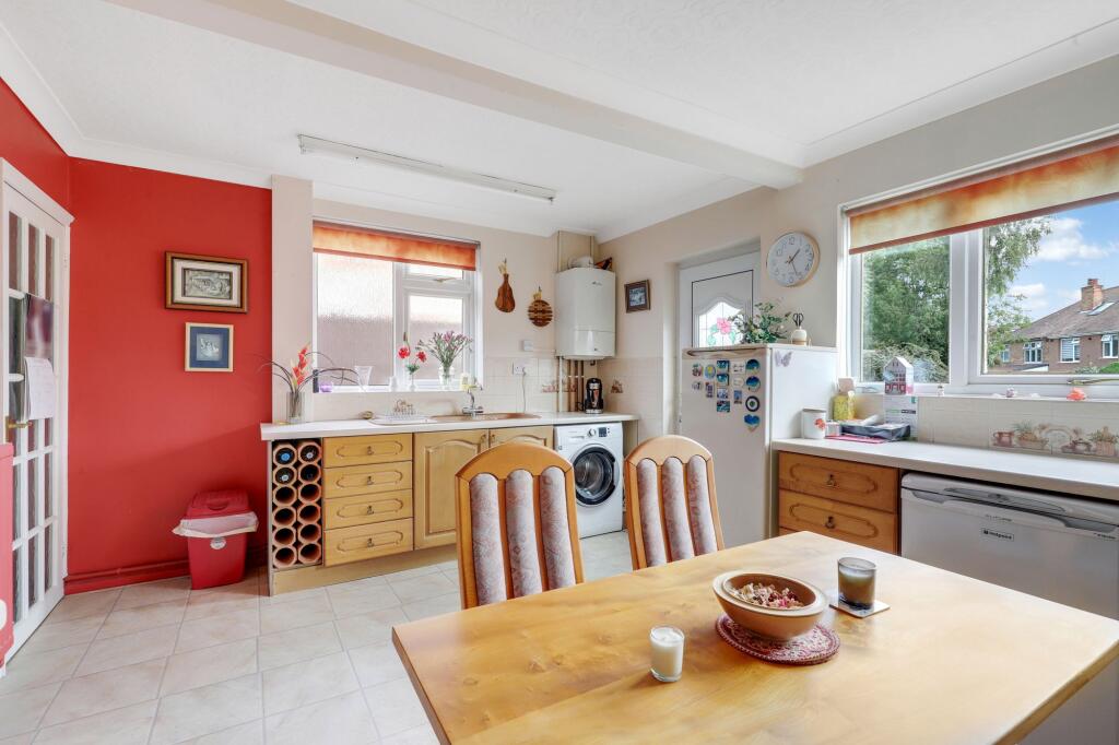 House in Nottingham, Gedling - More
