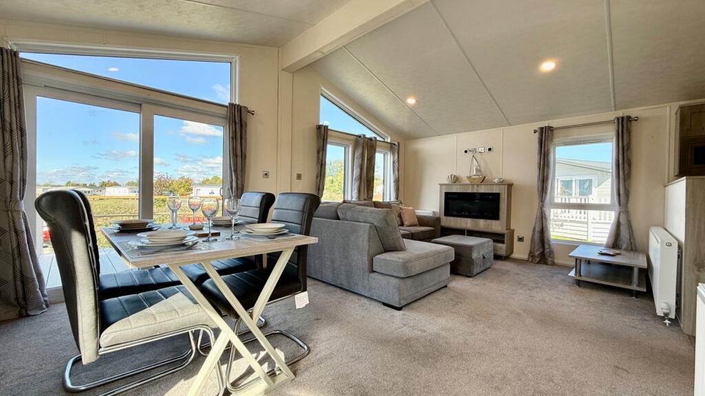 Faversham Road, Seasalter, Whitstable, CT5 4BJ - View 3