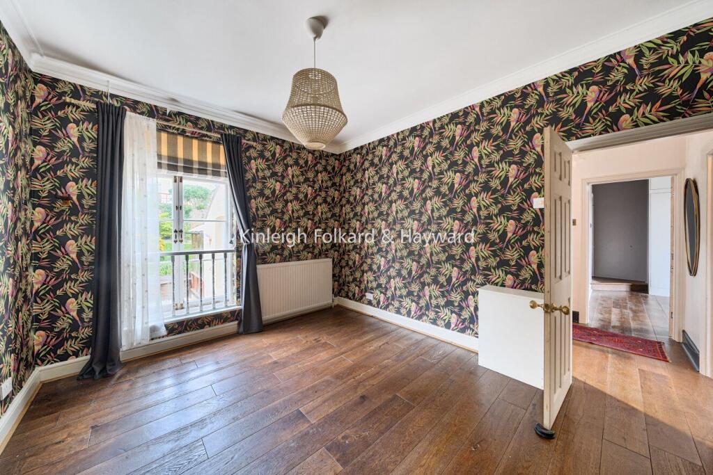 Apartment in London - More