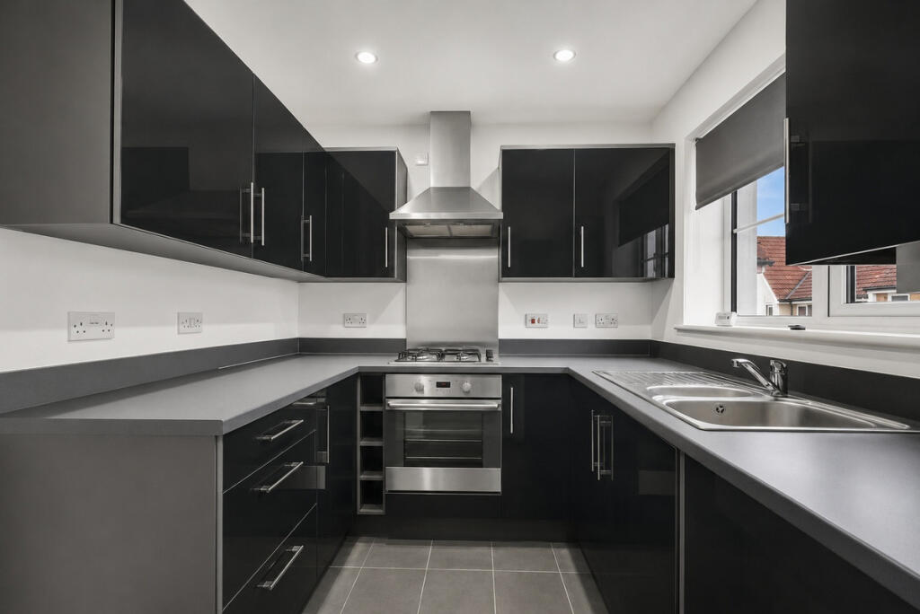 Liddell Drive, Basildon, SS14 3 photo 4