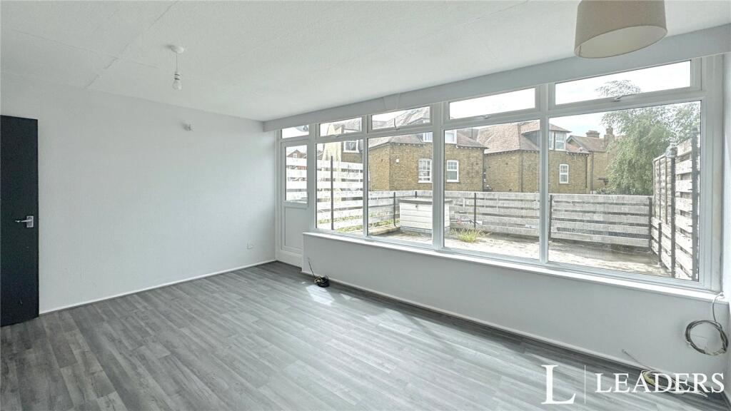 Main image of property: Undercliff Road West, IP11