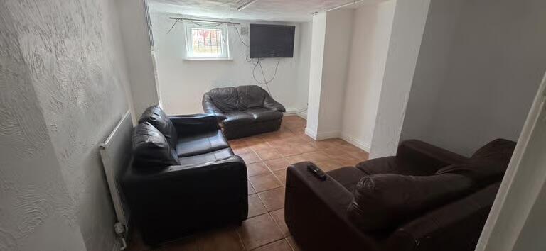 House in Leeds, Woodhouse Cliff, Woodhouse - View 3