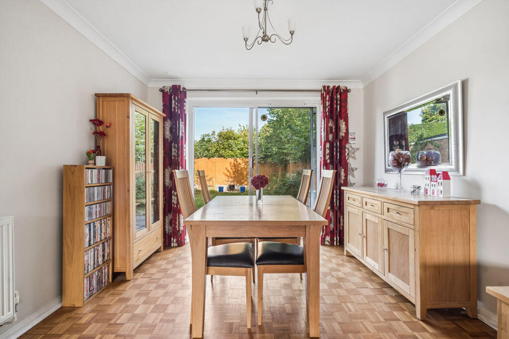 House in Slough, Wooburn - View 3