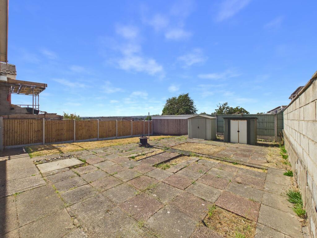 House in Nottingham, Rise Park - View 4