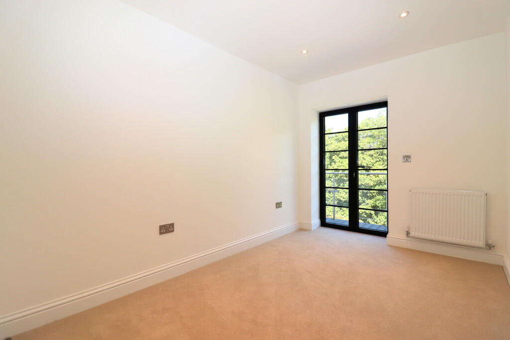 Apartment in Surbiton, Oakhill, Berrylands - More
