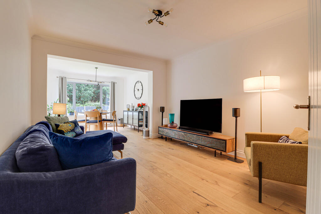 House in St Albans, The Camp - View 2