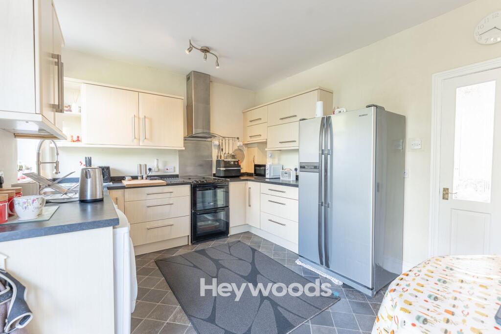 House in Stoke-on-Trent - View 5