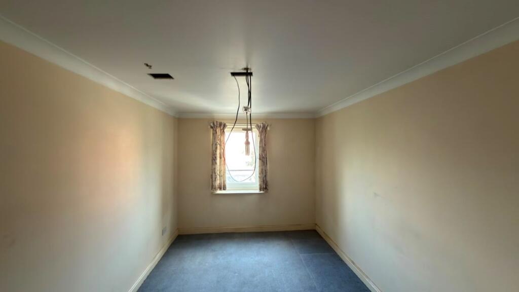 Main image of property: Flat 5 Poplar House, 11 Woodland Crescent, London, SE16 6YJ