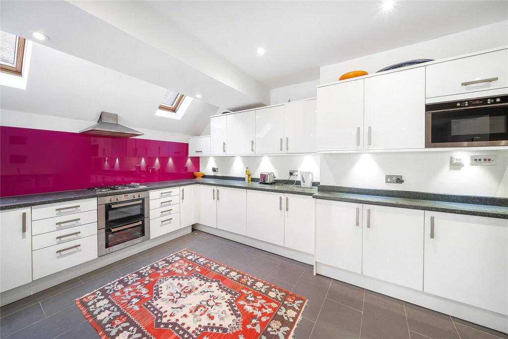Apartment in London - View 2