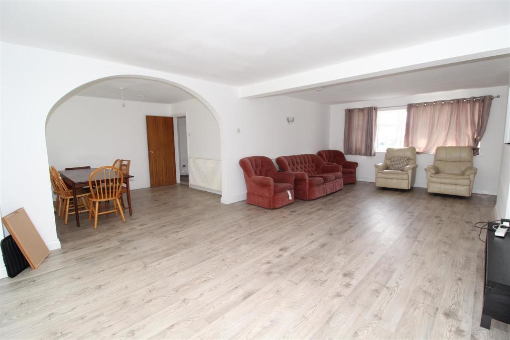 1 bedroom house share for rent