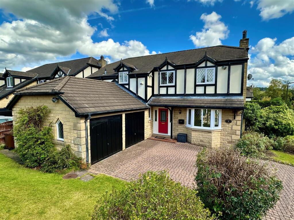 4-bed detached on Mereside Gardens, Whaley Bridge, High Peak, £475,000