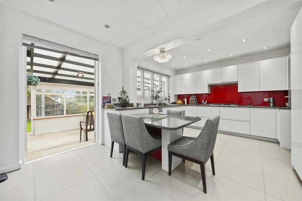 House in London, Sudbury - View 4