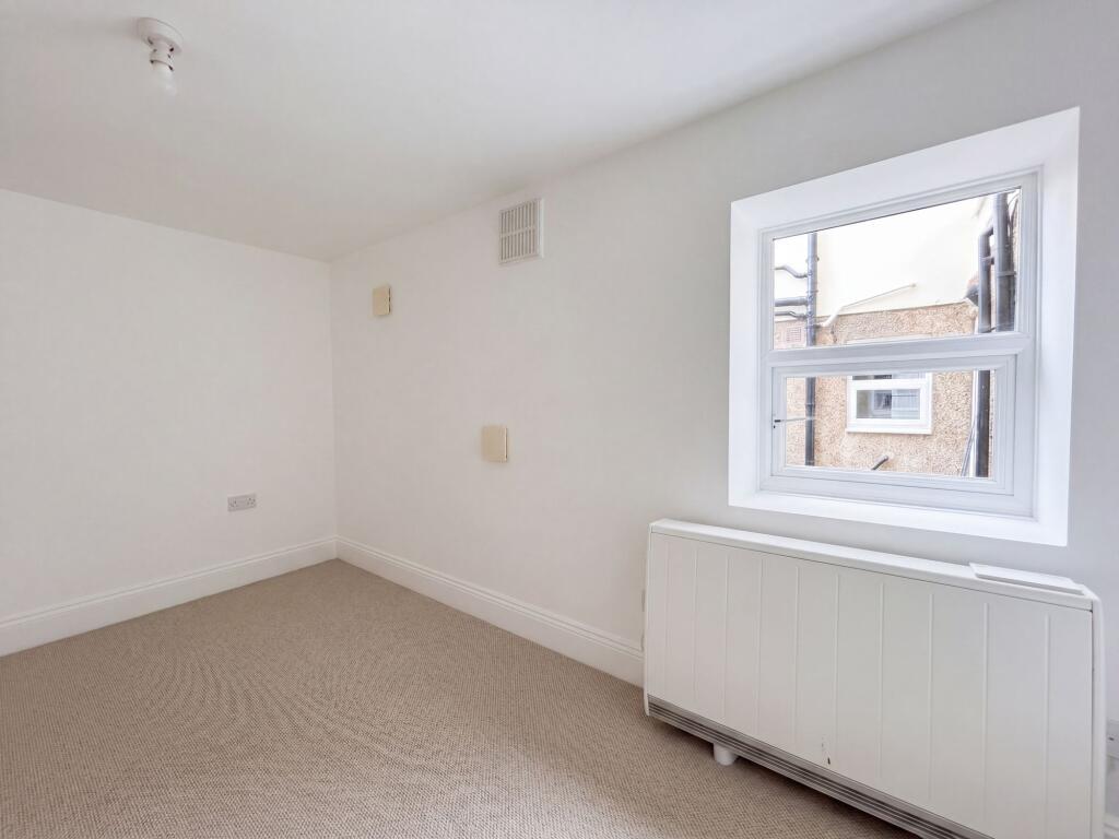 Apartment in Maidstone, Kent - View 5