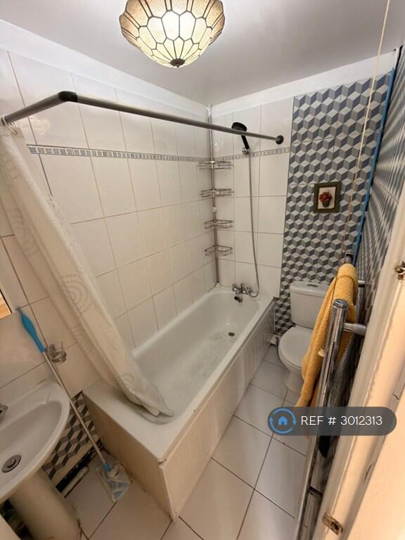 House in Romford - View 5