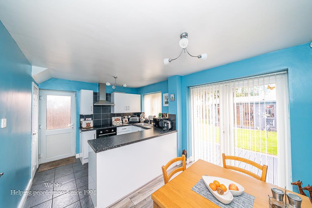 Brook House Lane, Featherstone, Wolverhampton photo 3