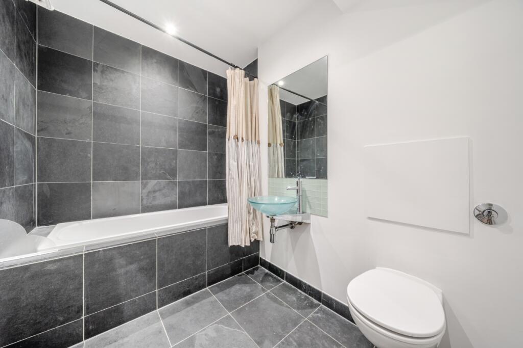 2 bedroom mews property for rent
