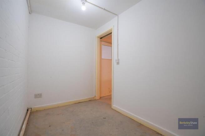 7 Bradman Road-29.jpg