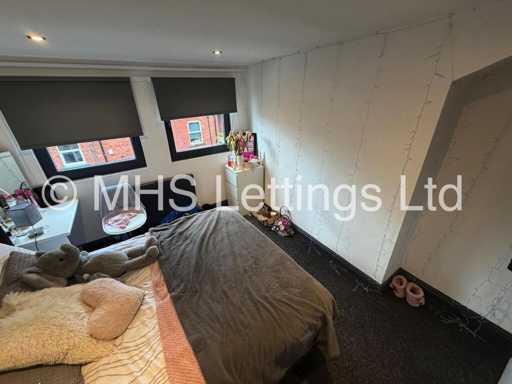 6 bedroom terraced house for rent