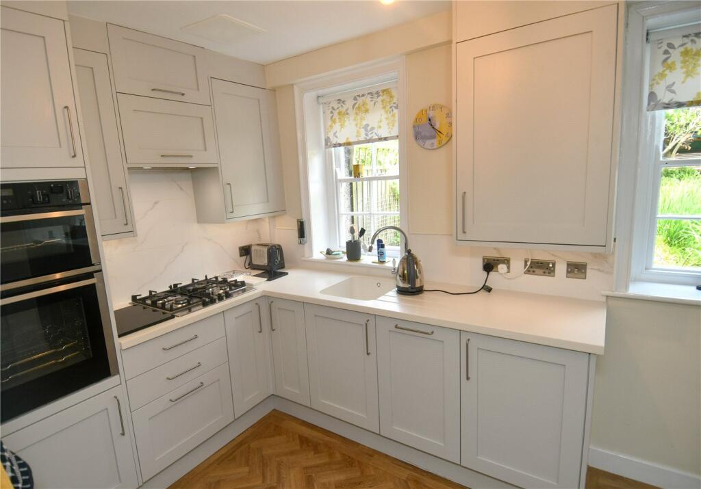 House in Wirral, Liverpool City Region - View 4