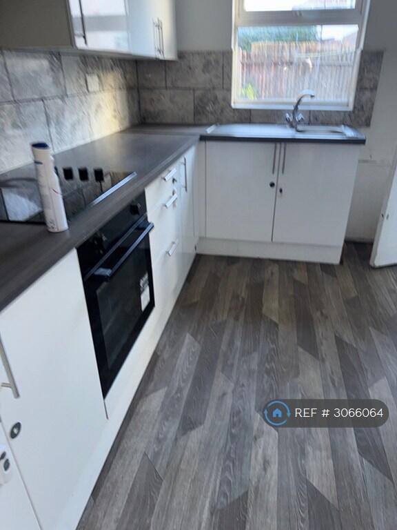 House in Wolverhampton, West Midlands - View 4
